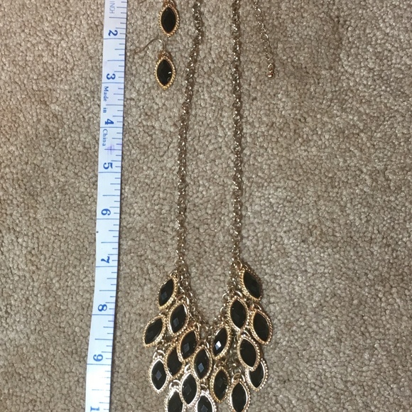 Black and gold necklace, matching earrings set - Picture 6 of 6